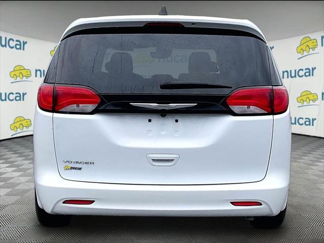 2023 Chrysler Voyager LX