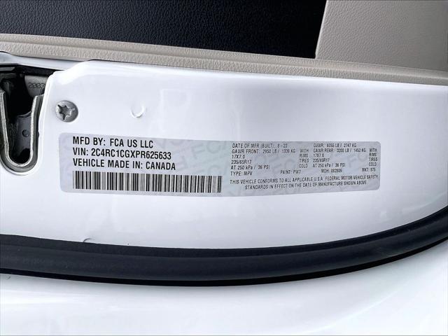 2023 Chrysler Voyager LX