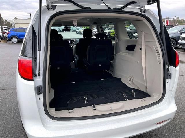 2023 Chrysler Voyager LX