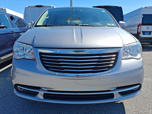 2016 Chrysler Town & Country Touring