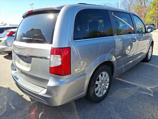 2016 Chrysler Town & Country Touring