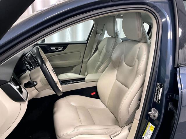 2024 Volvo S60 B5 Plus Dark Theme