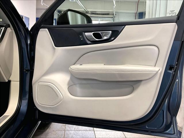 2024 Volvo S60 B5 Plus Dark Theme