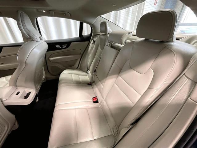 2024 Volvo S60 B5 Plus Dark Theme