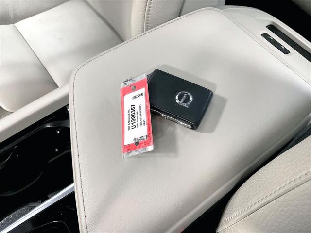 2024 Volvo S60 B5 Plus Dark Theme