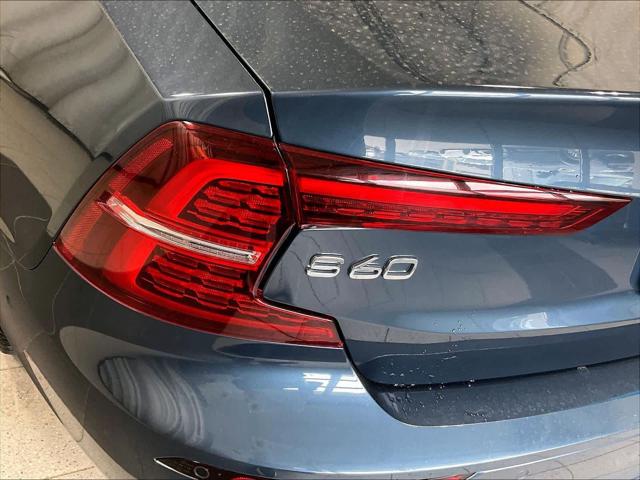 2024 Volvo S60 B5 Plus Dark Theme