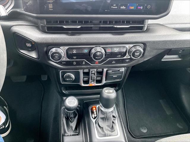 2025 Jeep Wrangler 4-Door Summit 4x4