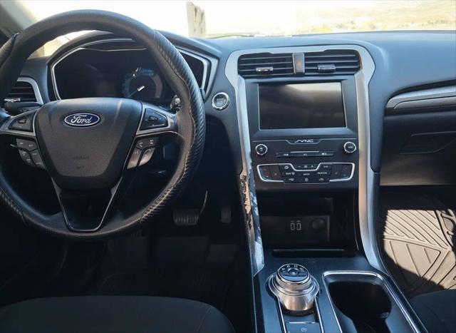 2020 Ford Fusion SE
