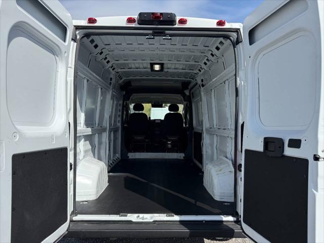 2025 Ram ProMaster 2500 Cargo Van Tradesman High Roof 159" WB w/Pass Seat