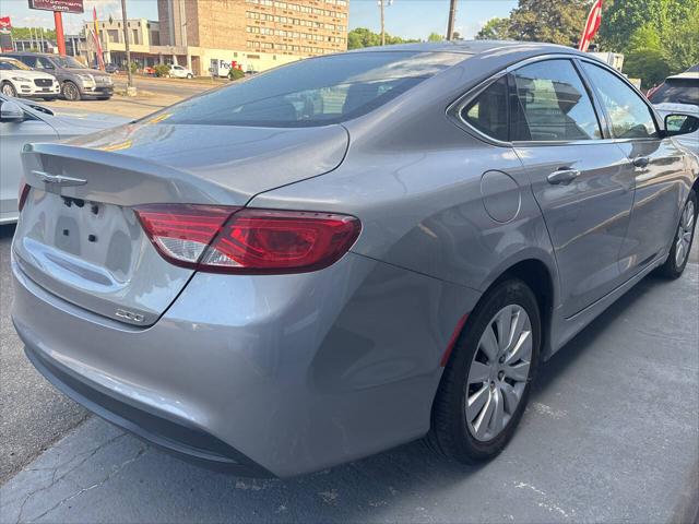 2016 Chrysler 200 LX