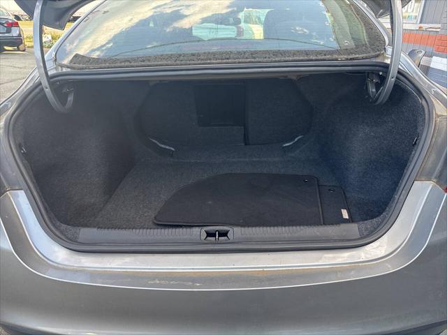 2016 Chrysler 200 LX