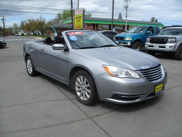 2013 Chrysler 200 Touring