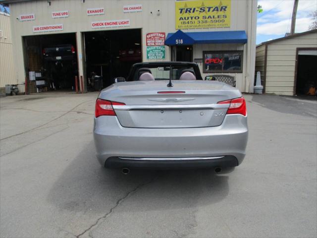 2013 Chrysler 200 Touring