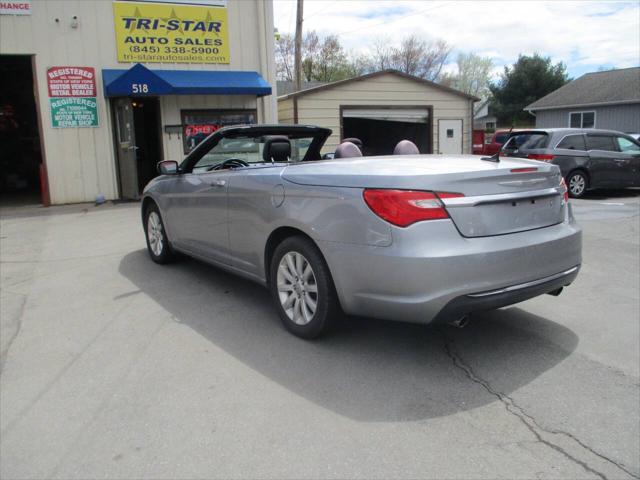 2013 Chrysler 200 Touring