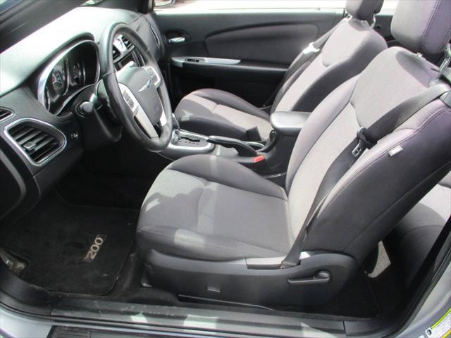 2013 Chrysler 200 Touring