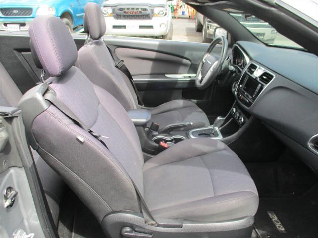 2013 Chrysler 200 Touring