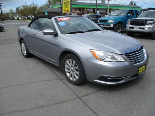 2013 Chrysler 200 Touring