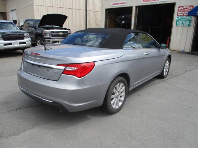 2013 Chrysler 200 Touring