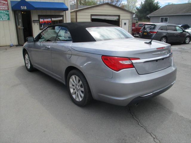 2013 Chrysler 200 Touring