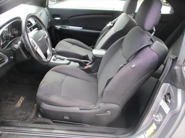 2013 Chrysler 200 Touring