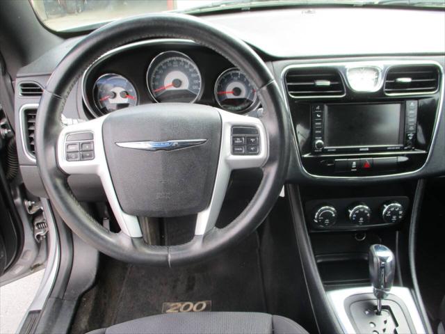 2013 Chrysler 200 Touring