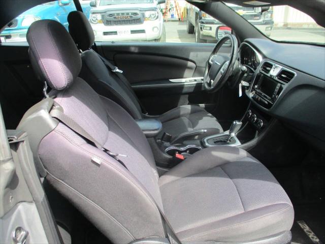 2013 Chrysler 200 Touring