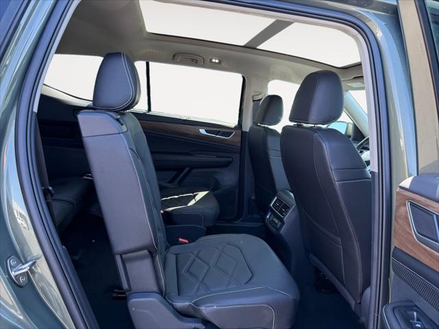 2026 Volkswagen Atlas SE with Technology