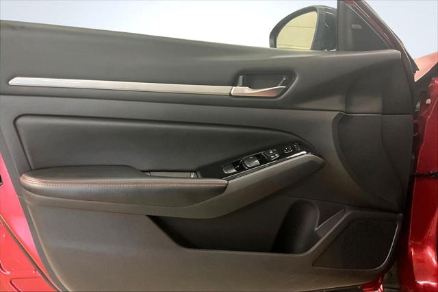 2025 Nissan Altima SR FWD