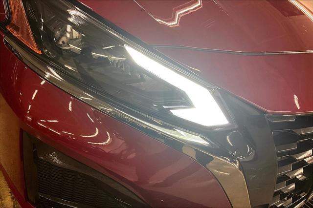 2025 Nissan Altima SR FWD