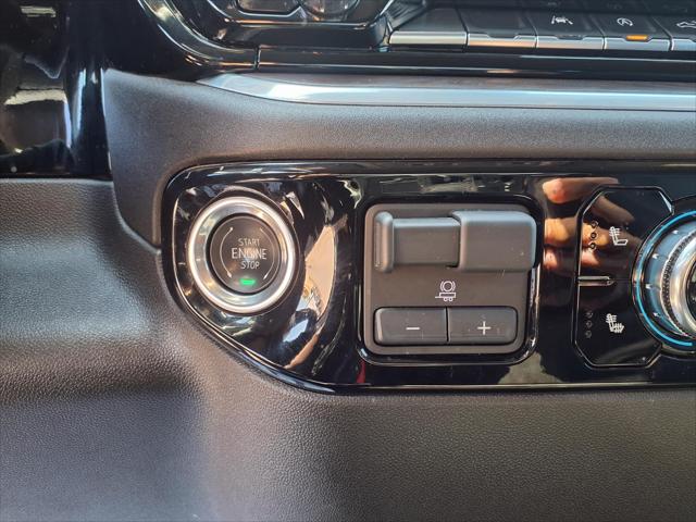 2025 GMC Sierra 1500 4WD Crew Cab Short Box SLT