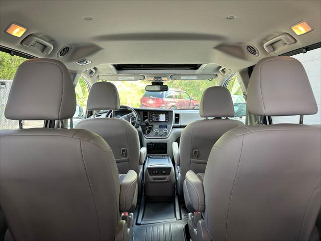 2020 Toyota Sienna XLE