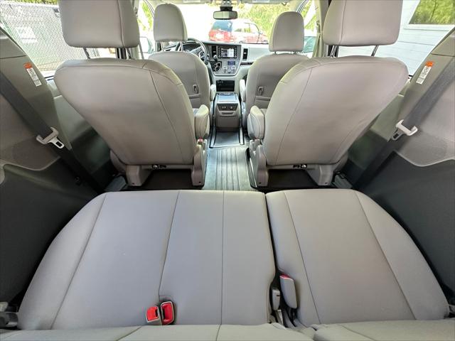 2020 Toyota Sienna XLE