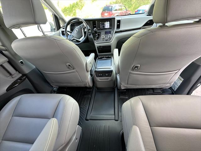 2020 Toyota Sienna XLE