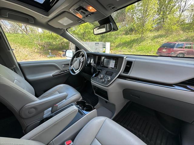 2020 Toyota Sienna XLE