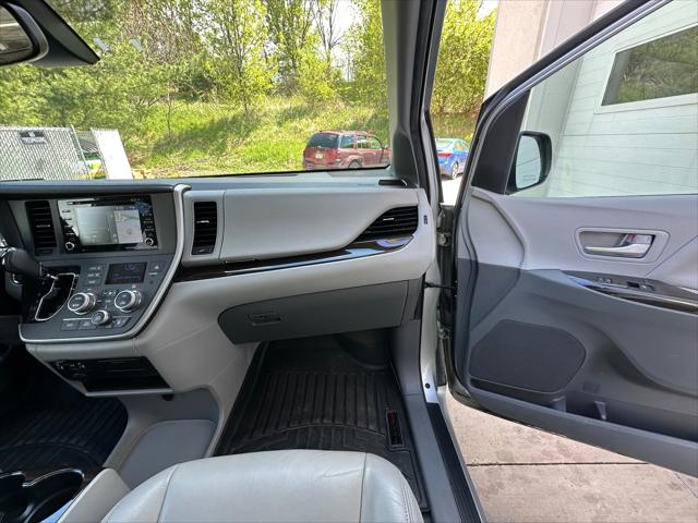 2020 Toyota Sienna XLE