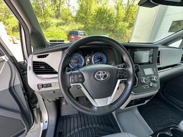 2020 Toyota Sienna XLE