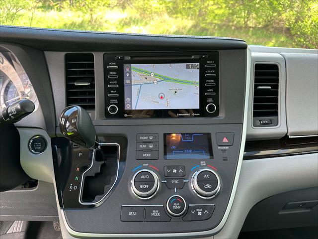 2020 Toyota Sienna XLE