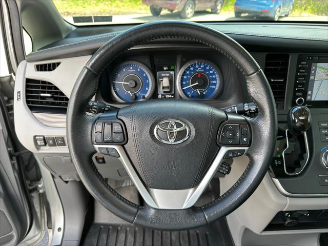 2020 Toyota Sienna XLE