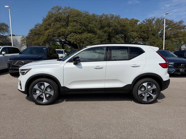 2026 Volvo XC40 Plus, B5 AWD Gas (mild hybrid), Dark