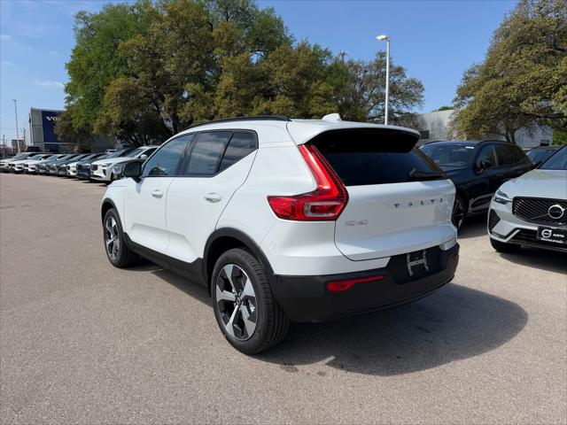 2026 Volvo XC40 Plus, B5 AWD Gas (mild hybrid), Dark