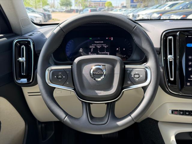 2026 Volvo XC40 Plus, B5 AWD Gas (mild hybrid), Dark