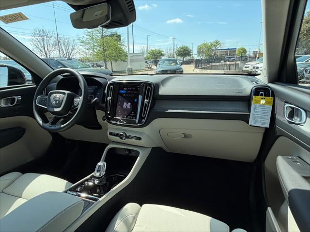 2026 Volvo XC40 Plus, B5 AWD Gas (mild hybrid), Dark