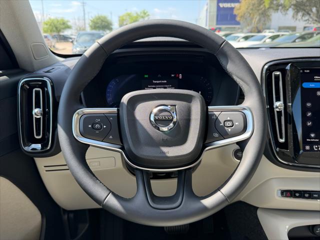 2026 Volvo XC40 Plus, B5 AWD Gas (mild hybrid), Dark