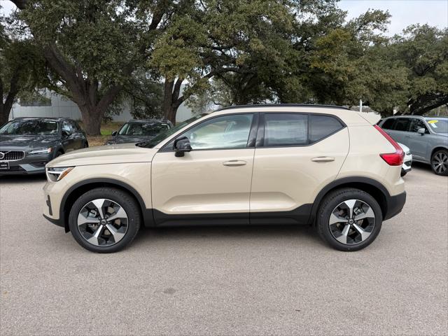 2026 Volvo XC40 Core, B5 AWD Gas (mild hybrid), Dark