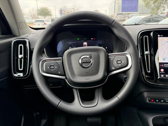 2026 Volvo XC40 Core, B5 AWD Gas (mild hybrid), Dark