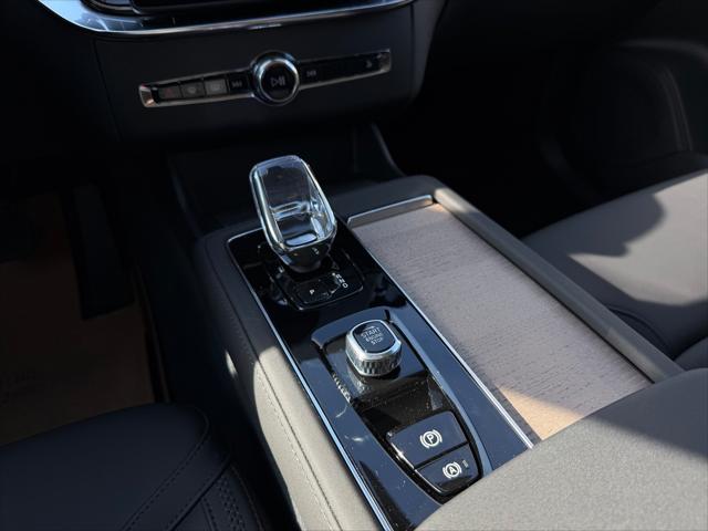 2026 Volvo XC90 Plus, B6 AWD Gas (mild hybrid), Gasoline, Bright, 7 Seats