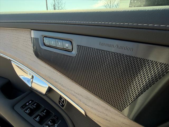 2026 Volvo XC90 Plus, B6 AWD Gas (mild hybrid), Gasoline, Bright, 7 Seats