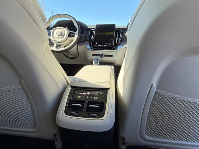 2026 Volvo XC90 Ultra, B6 AWD Gas (mild hybrid), Gasoline, Bright, 7 Seats