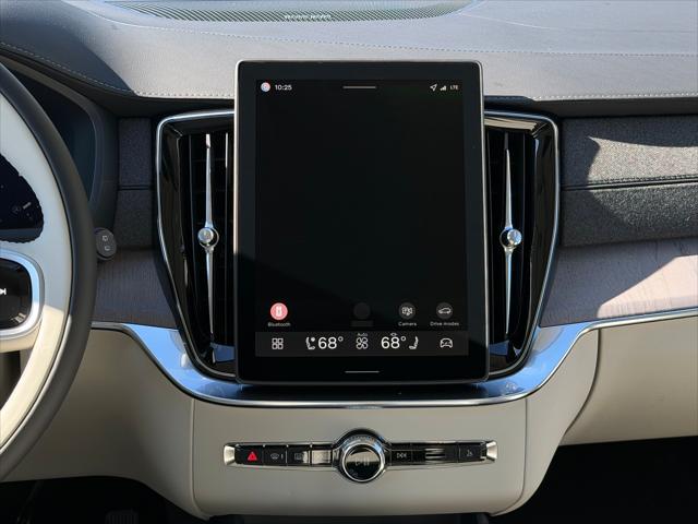 2026 Volvo XC90 Ultra, B6 AWD Gas (mild hybrid), Gasoline, Bright, 7 Seats