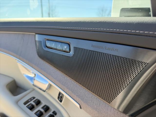 2026 Volvo XC90 Ultra, B6 AWD Gas (mild hybrid), Gasoline, Bright, 7 Seats